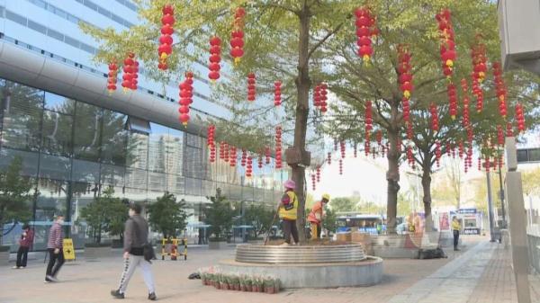 深港有序恢复通关后，口岸周边热闹繁忙，年味足！