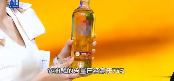 740万个细菌!厨房里这4样东西都是“细菌窝”,再省也要定期换,否则疾病“找上门” 740万个细菌!厨房里这4样东西都是“细菌窝”,再省也要定期换,否则疾病“找上门”