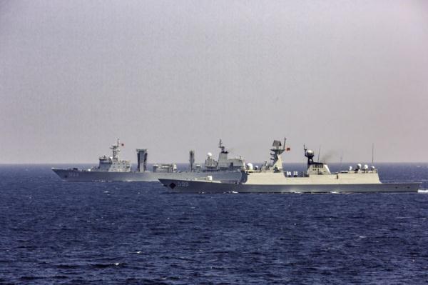 中国海军第42批护航编队开展多课目演练 中国海军第42批护航编队开展多课目演练