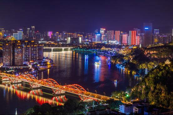 “反向旅游”柳州赢麻了！网友评价：真诚零套路！一生总要为它停留一次