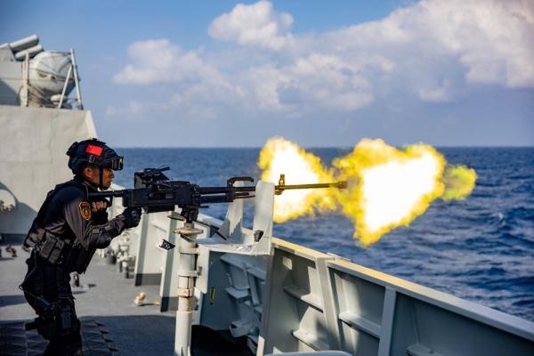 中国海军第42批护航编队开展多课目演练 中国海军第42批护航编队开展多课目演练