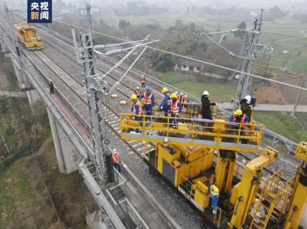 又一途经甘肃高铁有新进展，预计年底全线通车！
