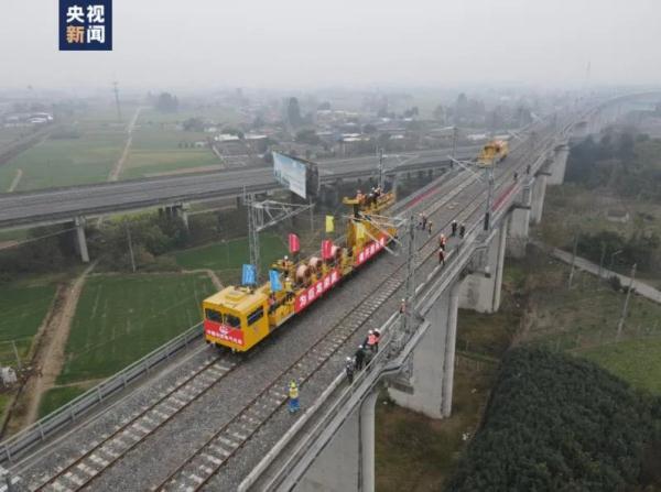 又一途经甘肃高铁有新进展，预计年底全线通车！