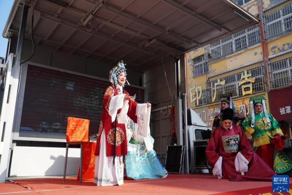 山东:寒冬时节送戏下乡 山东:寒冬时节送戏下乡