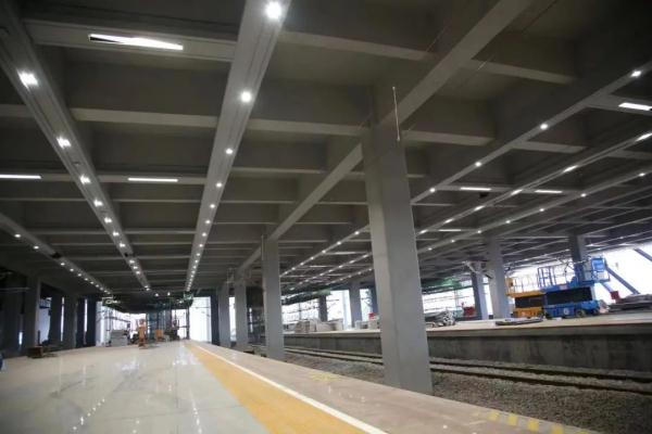南宁北站来了！贵南高铁最大新建站房顺利封顶
