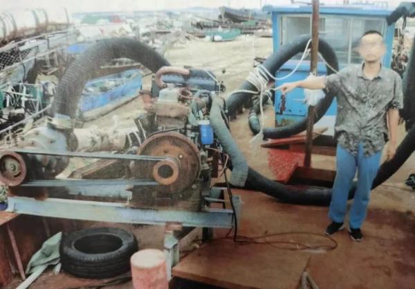 哄骗工人禁渔期出海,他等来船员被当场查获和扣押的消息 哄骗工人禁渔期出海,他等来船员被当场查获和扣押的消息