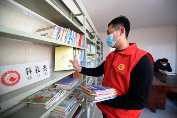 河北文安:农家书屋丰富农民精神生活 河北文安:农家书屋丰富农民精神生活