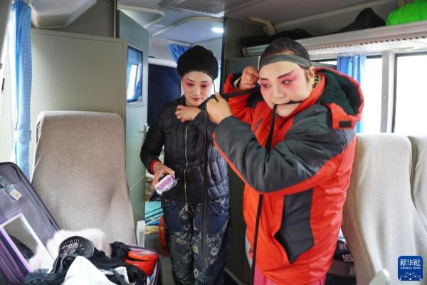 山东:寒冬时节送戏下乡 山东:寒冬时节送戏下乡