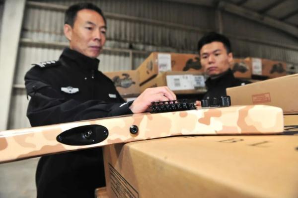 案值2.1亿元！海关破获一起特大走私乐器案