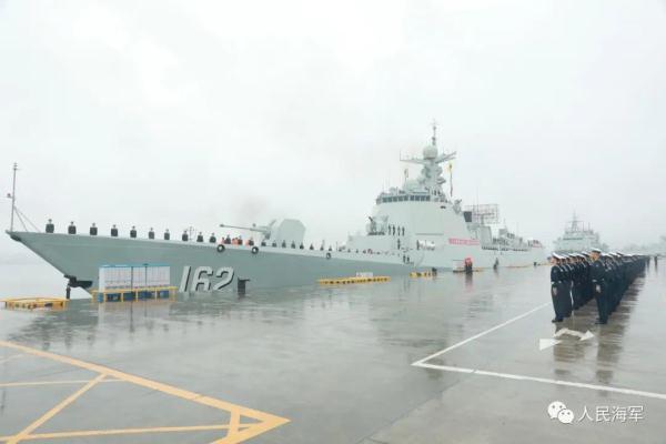 中国海军第43批护航编队起航奔赴亚丁湾