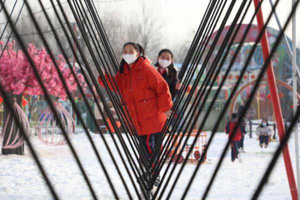 河北香河：冰雪运动让冬季旅游“热”起来