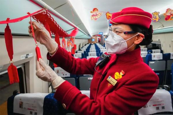 春运列车，喜气洋洋！