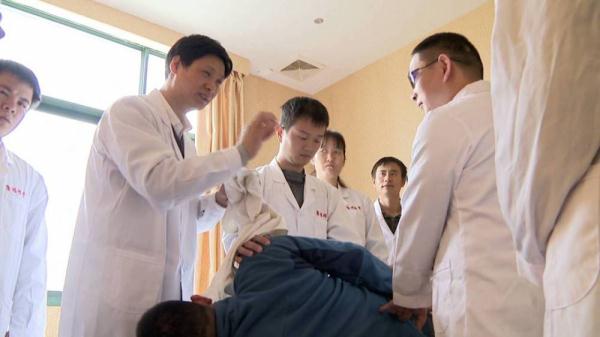 励志！全国残运会冠军转行，开按摩店帮27位盲人就业