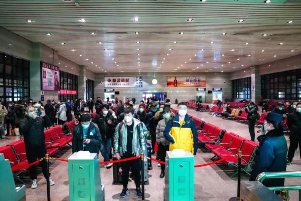 春运列车，喜气洋洋！