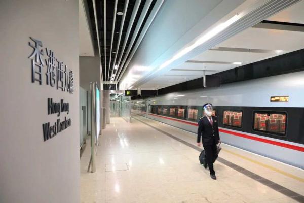 广深港高铁车票将于12日12时预售 旅客可购买跨境车票 广深港高铁车票将于12日12时预售 旅客可购买跨境车票