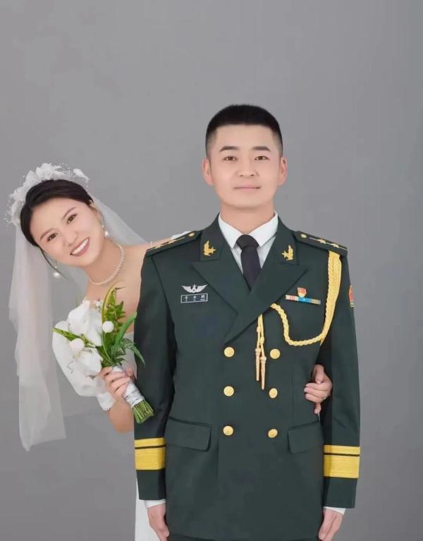 这12对军人的结婚照，都太好看！