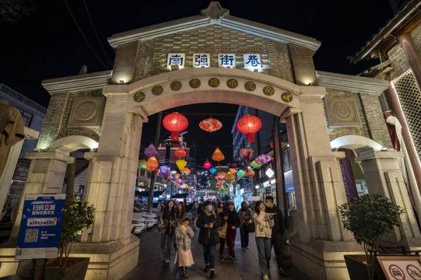夜经济唤醒中国“春城”烟火气