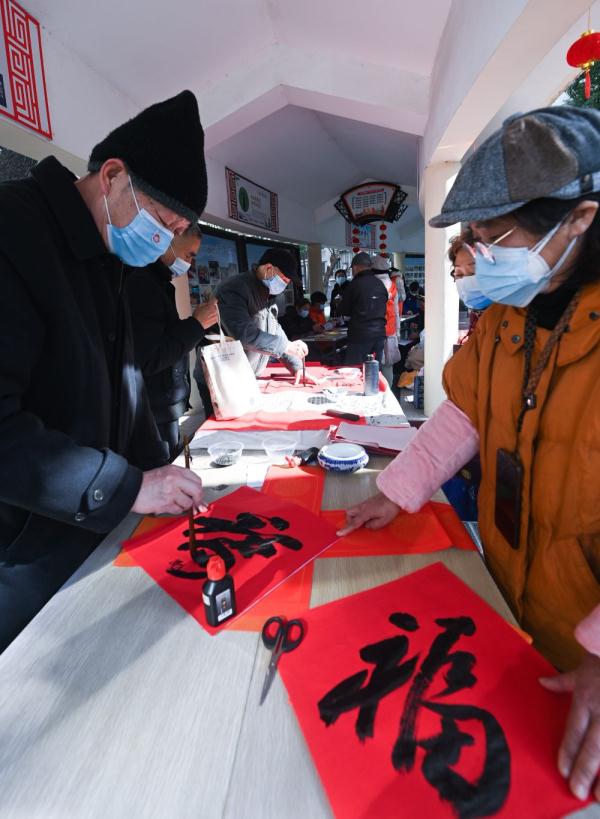 浙江湖州:“美丽小区”迎新春 浙江湖州:“美丽小区”迎新春