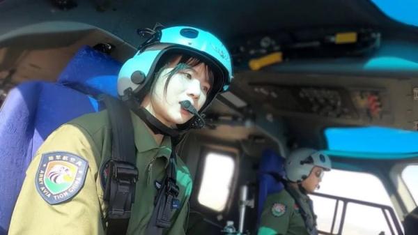 火遍全网的95后直-20女飞，实力有多强？