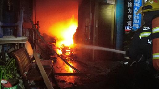 惨痛!村民家中办丧事突发大火,损失高达百万 惨痛!村民家中办丧事突发大火,损失高达百万