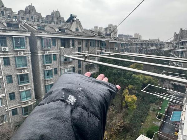 2023年上海初雪来了！