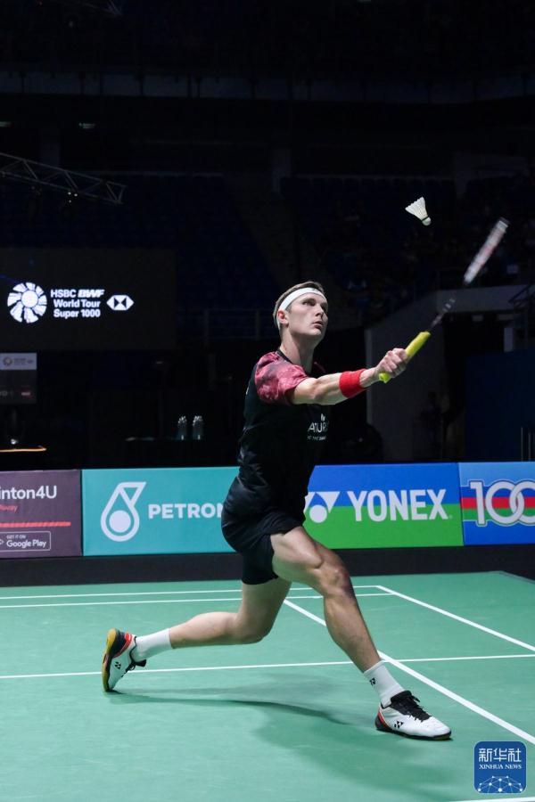 羽毛球丨马来西亚公开赛：安赛龙男单夺冠