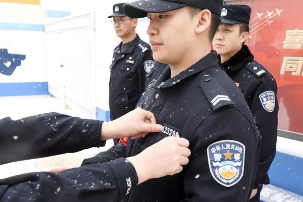 123296，重启！10年后，他戴上了父亲的警号！