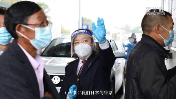 隔海相望的“班长夫妻”