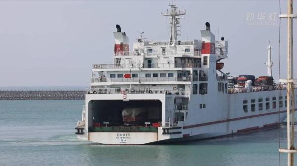 隔海相望的“班长夫妻”