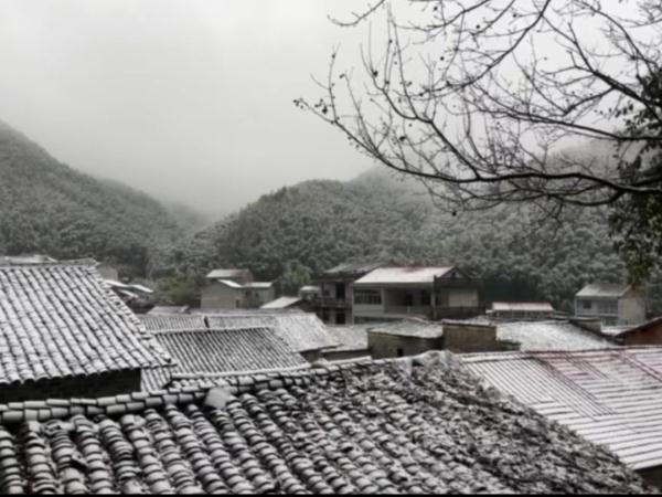 瑞雪兆丰年，江西下雪啦！
