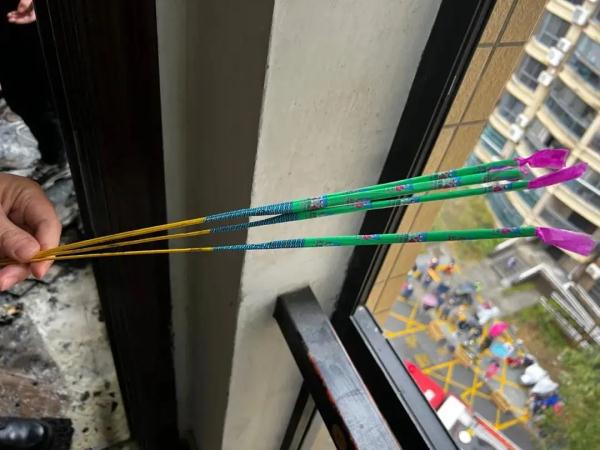 网红“仙女棒”中心温度逼近500℃！“浪漫”背后潜藏危险