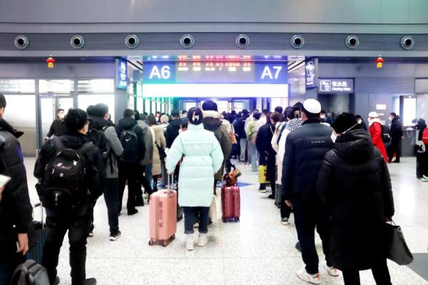 春运旅途年味渐浓，农历小年客流攀升！
