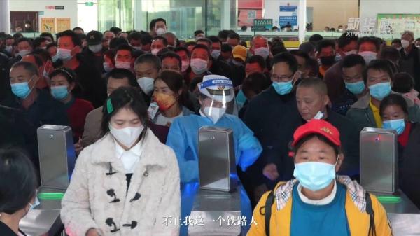 隔海相望的“班长夫妻”