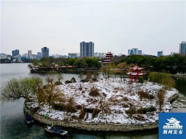 下雪了！荆州的雪景真美