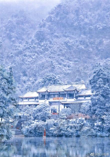 都江堰下雪氛围感