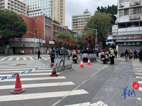 “岭南第一楼”重现!广州百年花市“红”了…… “岭南第一楼”重现!广州百年花市“红”了……