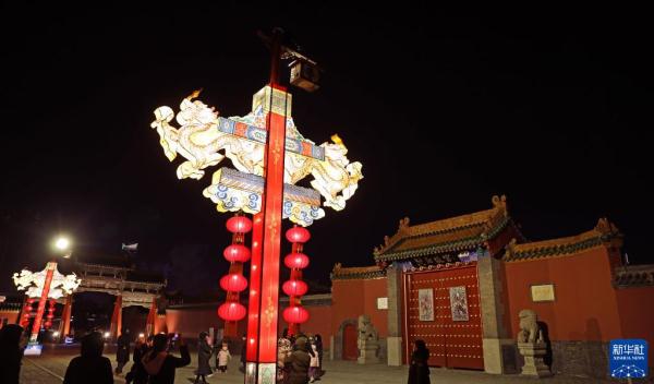 古城花灯红 “兔儿”来迎春 古城花灯红 “兔儿”来迎春