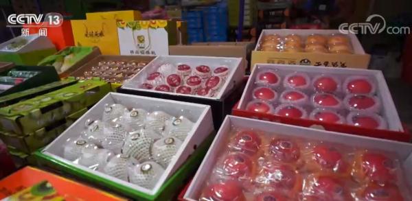 稳产保供进行时｜春节临近备货忙 进口水果供销两旺