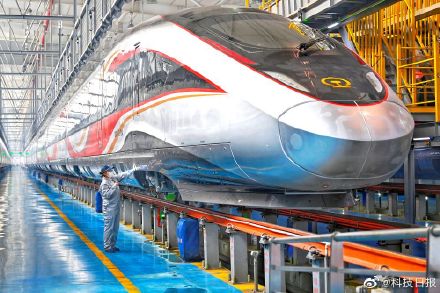 最北高寒高铁“喜提”最“抗冻”智能新动车 最北高寒高铁“喜提”最“抗冻”智能新动车