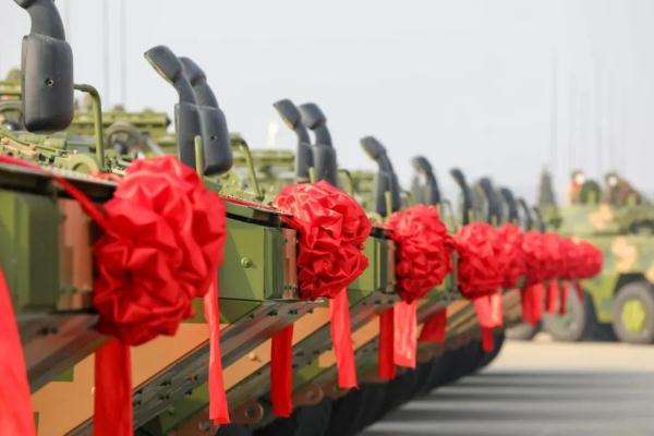 年货+1、礼物+1、温暖+1……这是属于中国军人的过年仪式感 年货+1、礼物+1、温暖+1……这是属于中国军人的过年仪式感