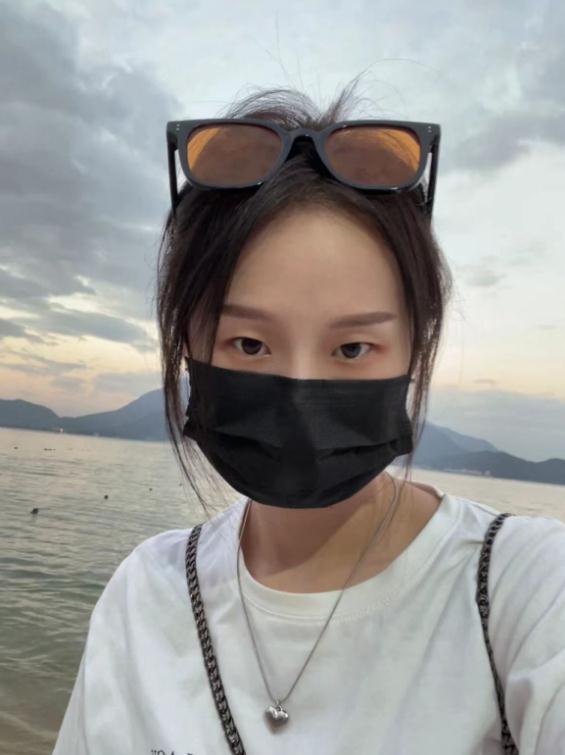 高铁上的旅客：在外不易，爸妈做的饭菜治愈这一年
