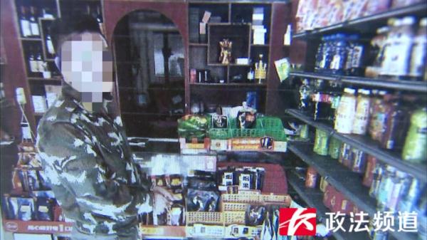 男子盗窃91张彩票，结果……