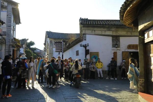 太火爆，订单量增长238%！云南多地酒店“一房难求”，超80%已订完