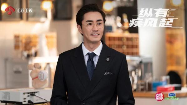 《纵有疾风起》导演费振翔：最大的看点是人情冷暖，靳东客串“选角导演”