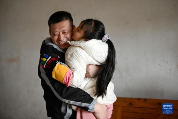 3000里回家路,女儿和妈妈在家等我 3000里回家路,女儿和妈妈在家等我