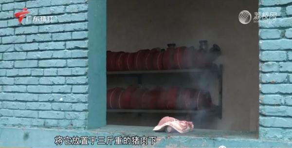 消防员做烟花爆竹燃放实验，3斤猪肉瞬间炸飞