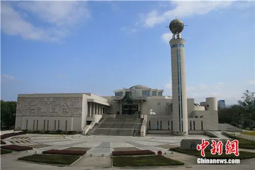 东西问·镇馆之宝丨陈梓生：一千多年前，西亚陶器是如何来到中国的？