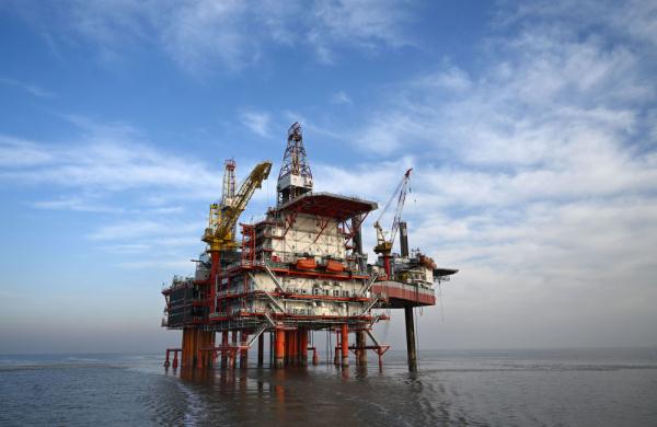 海上油田年味浓 坚守"孤岛"迎新春