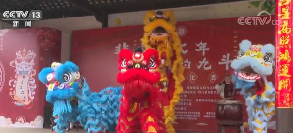 春节近 年味浓 年货市场购物忙