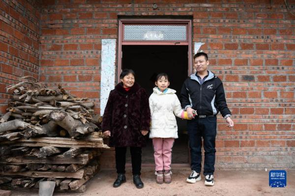 3000里回家路,女儿和妈妈在家等我 3000里回家路,女儿和妈妈在家等我